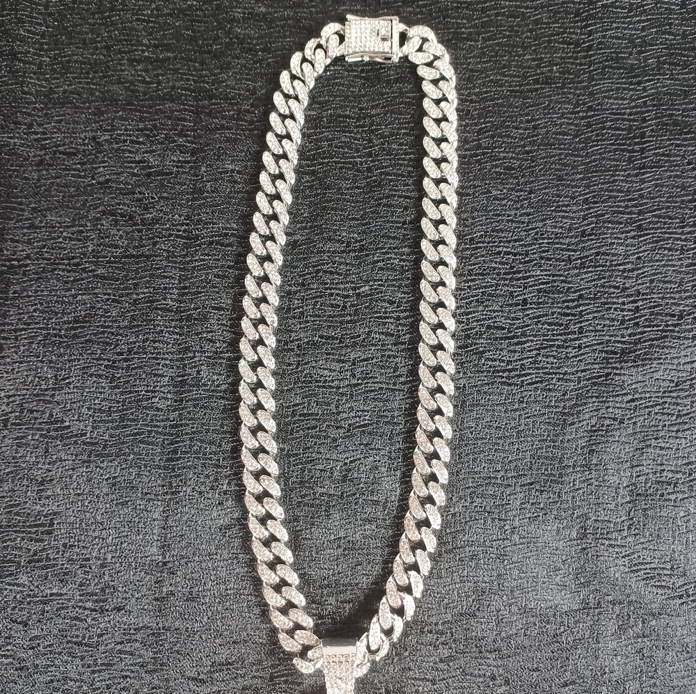 NFL Denver Broncos 20Inch Necklace Pendant Cuban Chain Link Football Jewelry - Picture 4 of 6